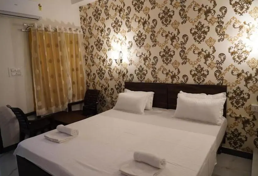 Camera Deluxe, Shiv Palace
