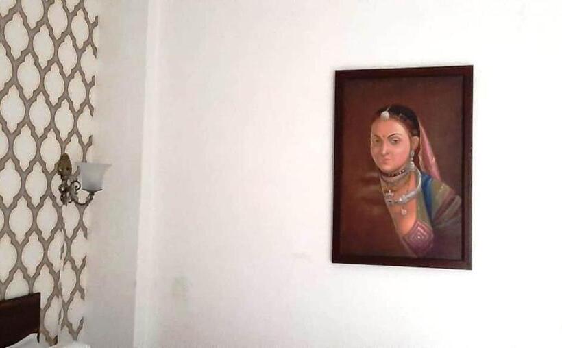 デラックスルーム, Shiv Palace