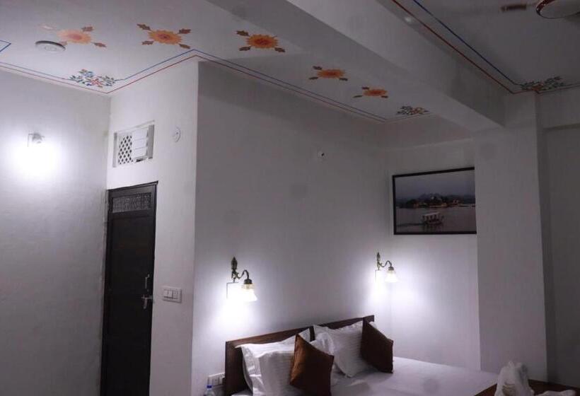 デラックスファミリールーム, Shiv Palace