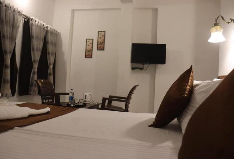 デラックスファミリールーム, Shiv Palace