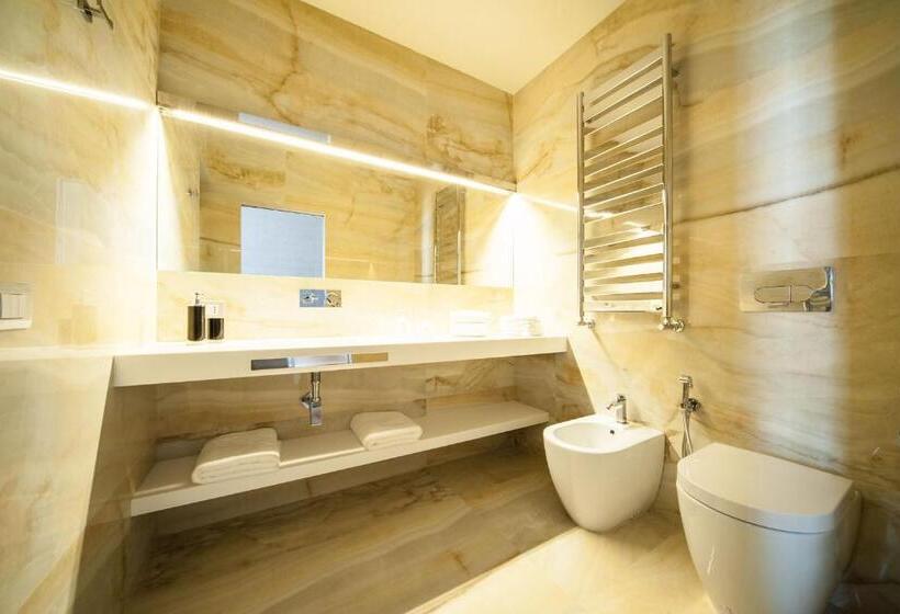 חדר דלוקס לשלושה, Vittoriano Luxury Suites