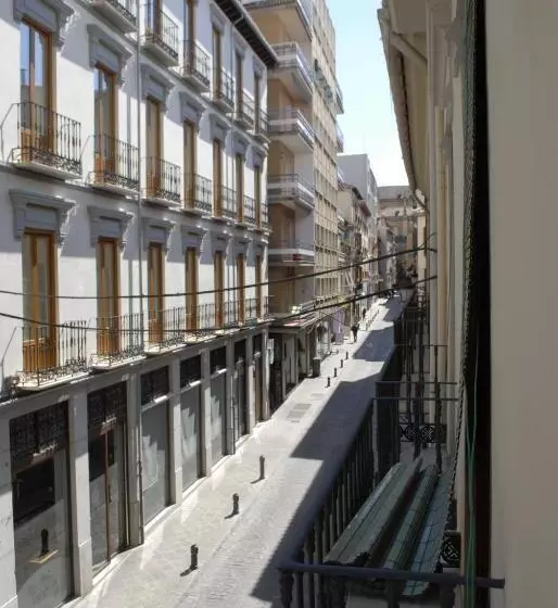 Camera Tripla Standard, La Perla Granada Suites