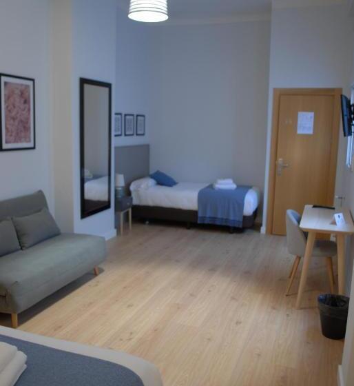 اتاق سوپریور سه تخته, La Perla Granada Suites