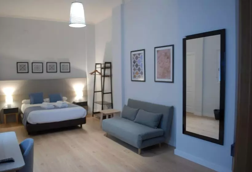 Camera Tripla Superiore, La Perla Granada Suites