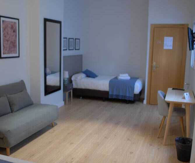 اتاق سوپریور سه تخته, La Perla Granada Suites