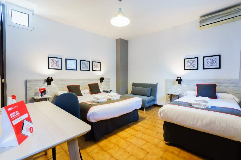 اتاق استاندارد سه نفره, La Perla Granada Suites