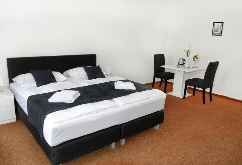 Pokój Deluxe, Bílý Koníček