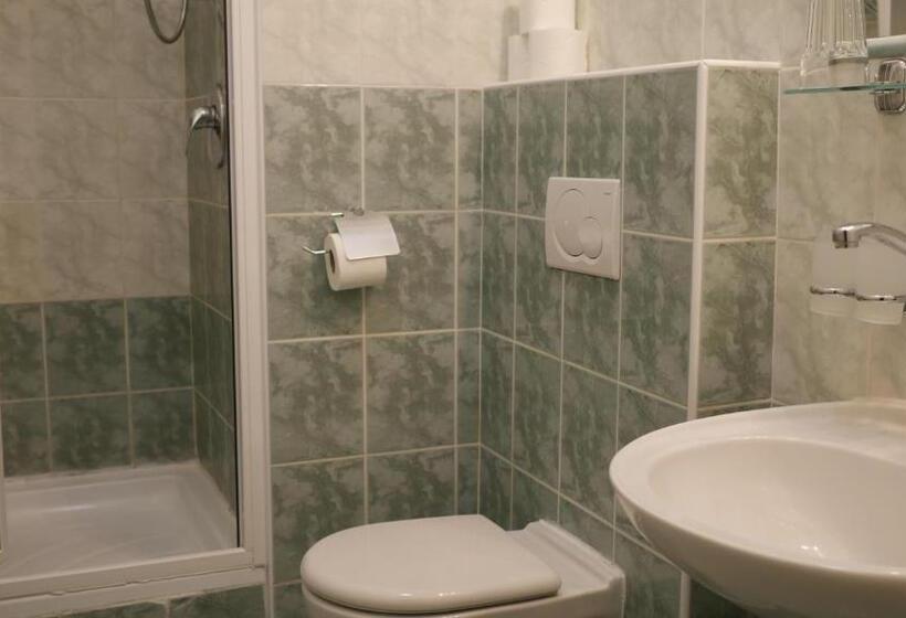 Pokój Standard Trzyosobowy, Bílý Koníček