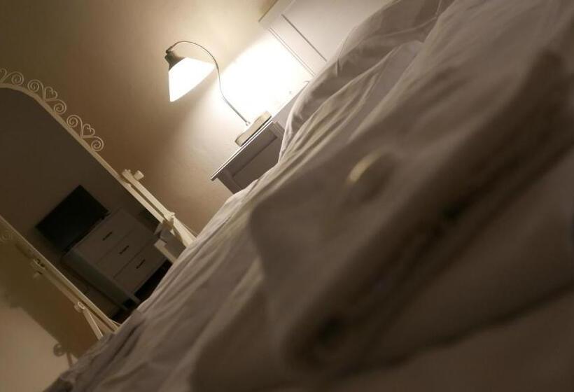 Pokój Czteroosobowy Deluxe, Bílý Koníček