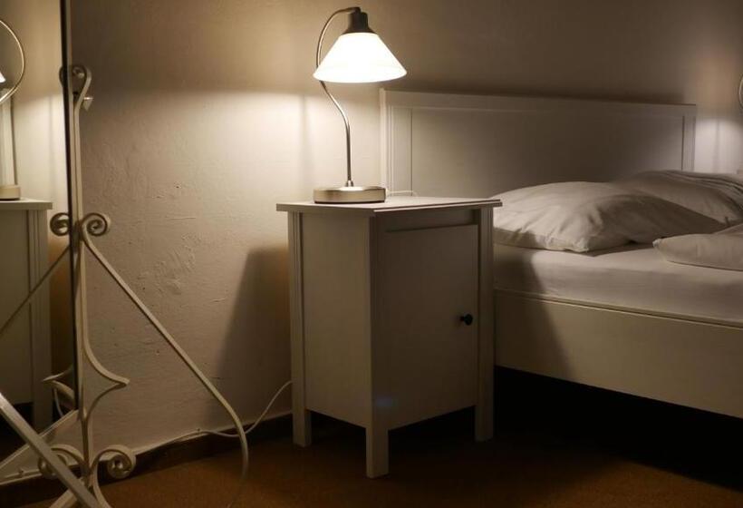 Pokój Czteroosobowy Deluxe, Bílý Koníček