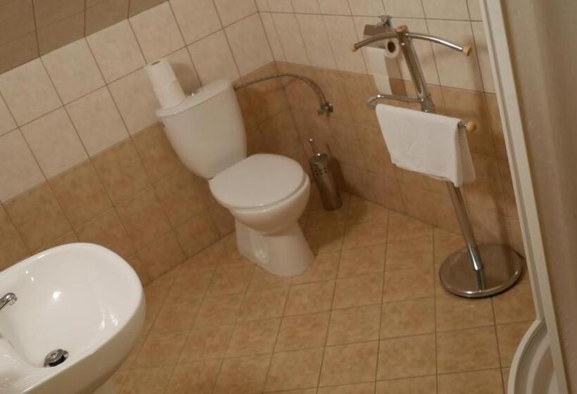 Pokój Ekonomiczny, Bílý Koníček