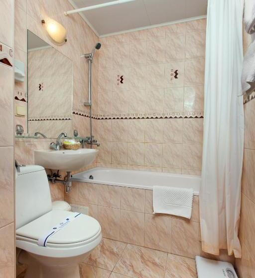 جناح جونيور, Conference Hotel Suputnyk