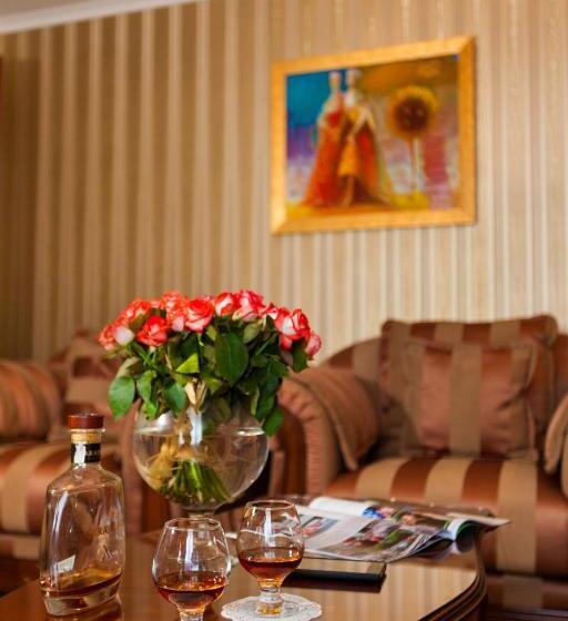 جناح, Conference Hotel Suputnyk