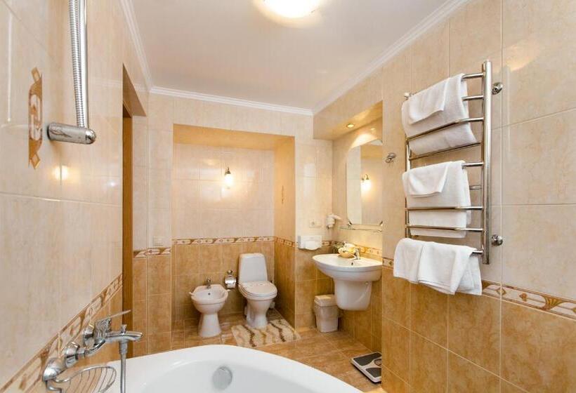 جناح ديلوكس, Conference Hotel Suputnyk