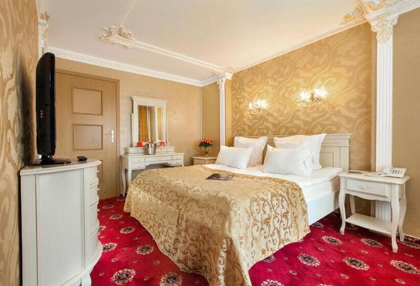 جناح ديلوكس, Conference Hotel Suputnyk