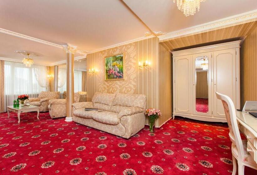 جناح ديلوكس, Conference Hotel Suputnyk