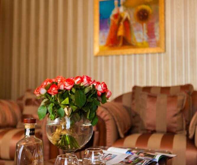 جناح, Conference Hotel Suputnyk