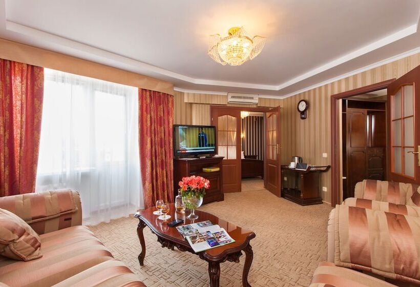 جناح, Conference Hotel Suputnyk