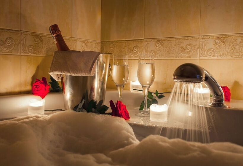 جناح, Conference Hotel Suputnyk