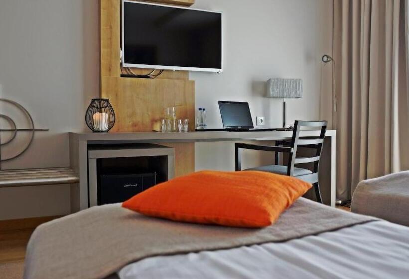 Quarto Deluxe, Forza