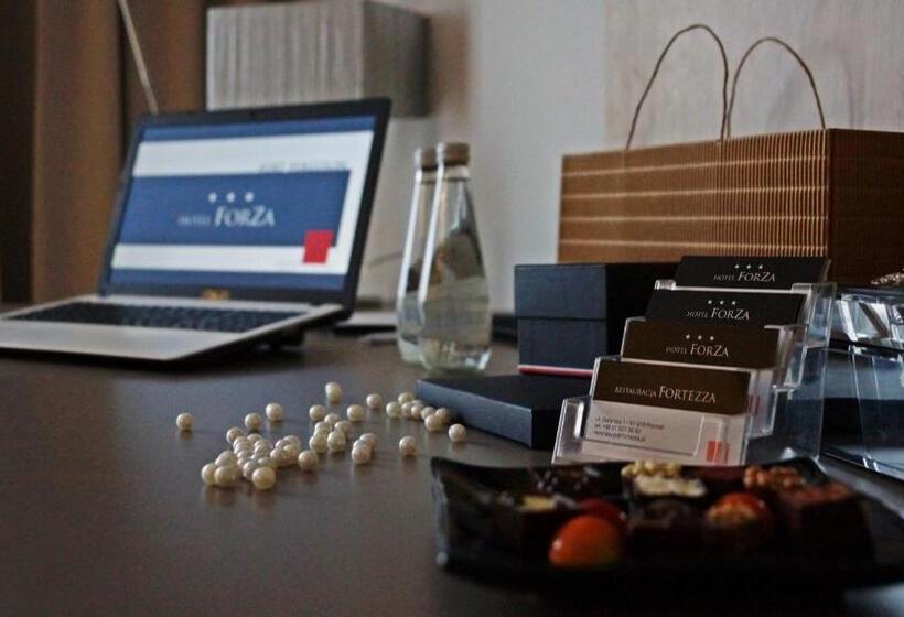 デラックスルーム, Forza