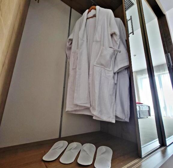 デラックスルーム, Forza