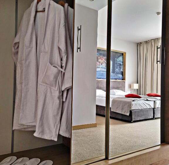 デラックスルーム, Forza