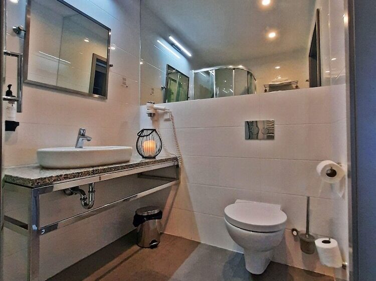 デラックスルーム, Forza