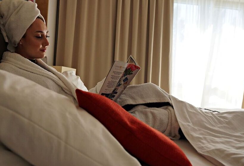 デラックスルーム, Forza