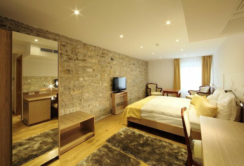 スタンダードルーム, Historia Malomkert