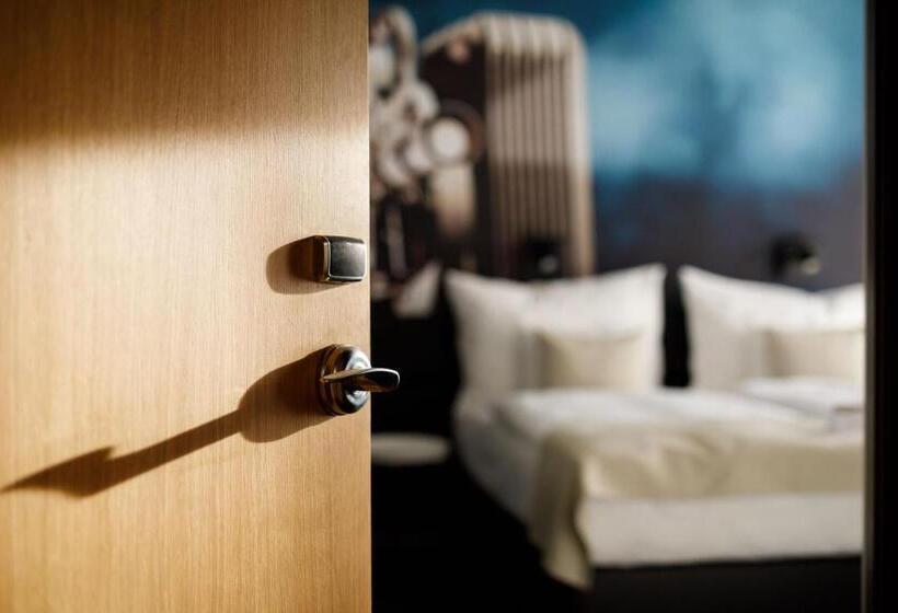 スタンダードルーム, Historia Malomkert