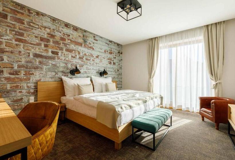 חדר סטנדרט, Historia Malomkert