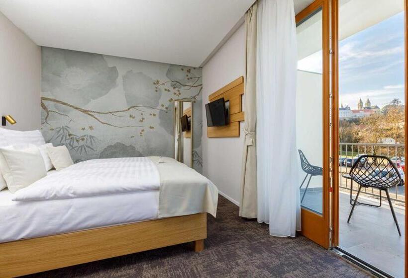 シティビューのスーペリアルーム, Historia Malomkert