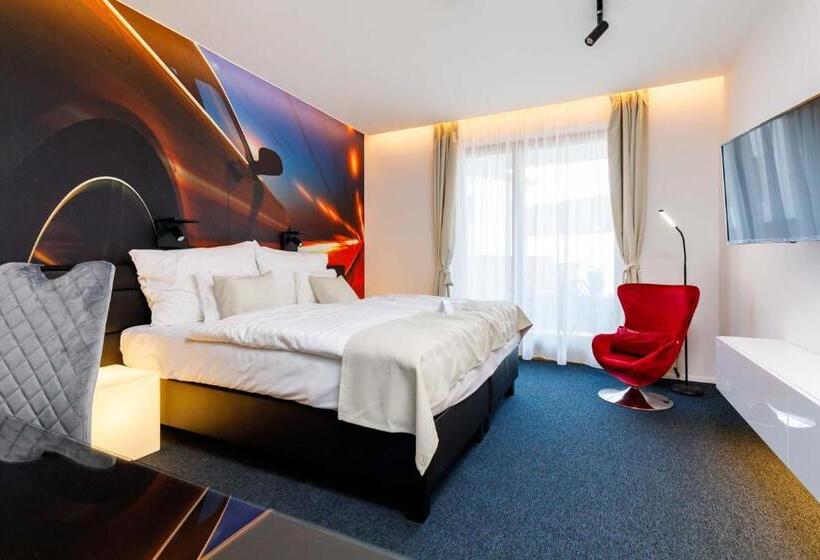 シティビューのスーペリアルーム, Historia Malomkert