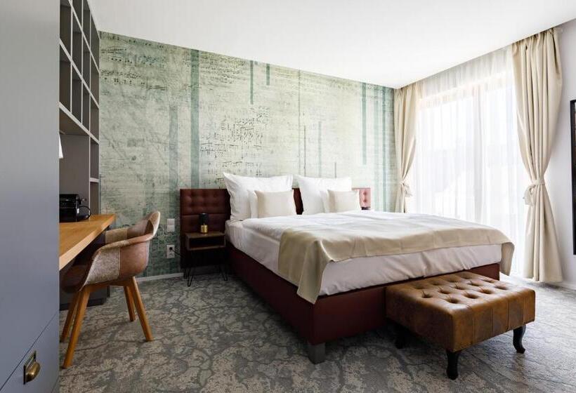 スタンダードルーム, Historia Malomkert