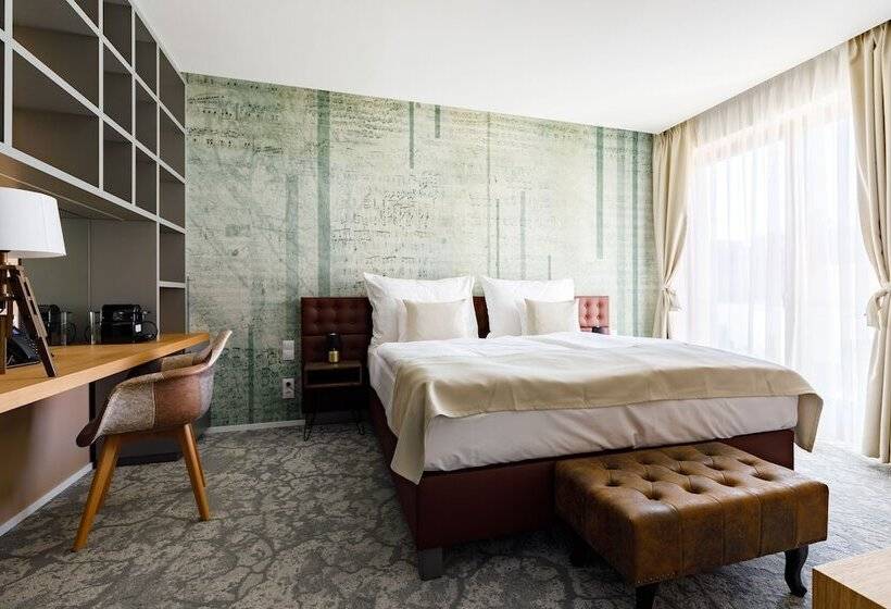 スタンダードルーム, Historia Malomkert