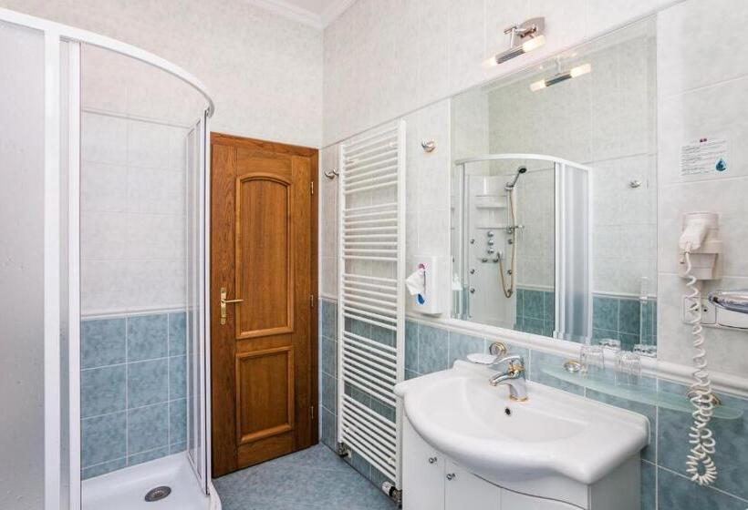 デラックスルーム, Jelínkova Vila