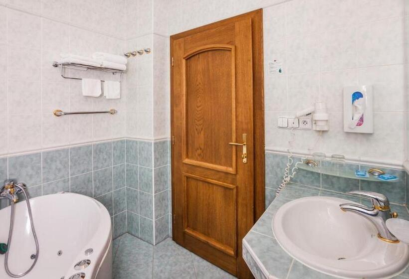 デラックスルーム, Jelínkova Vila