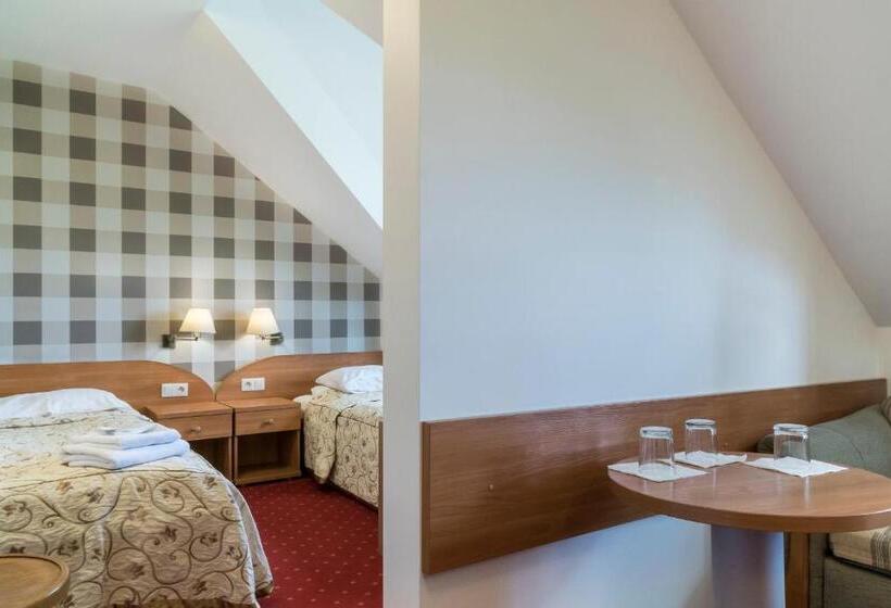 غرفة قياسية ثلاثية, Karczówka