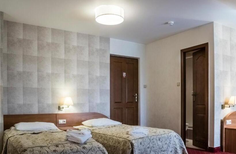 غرفة قياسية ثلاثية, Karczówka