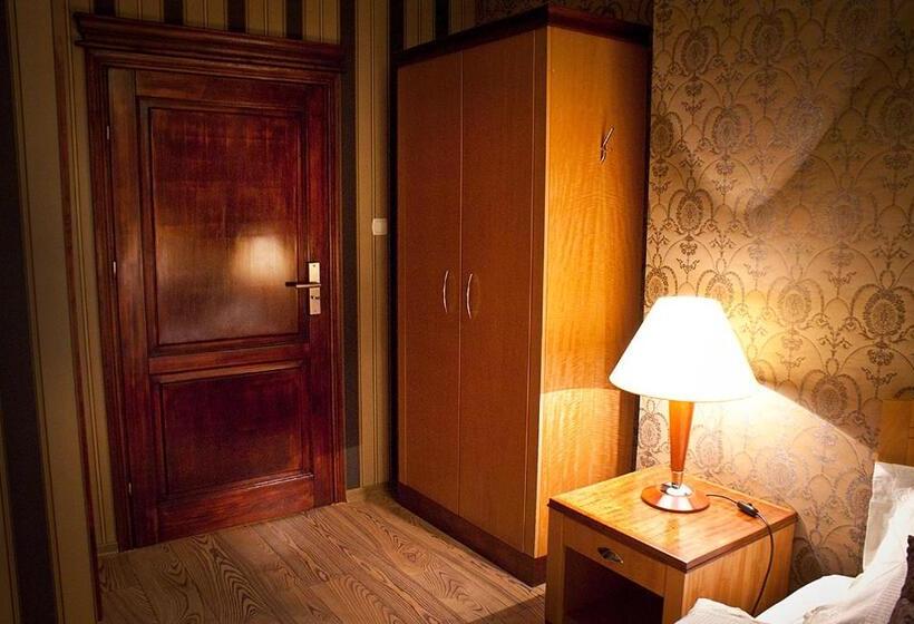 חדר סטנדרט, Mcm Plus