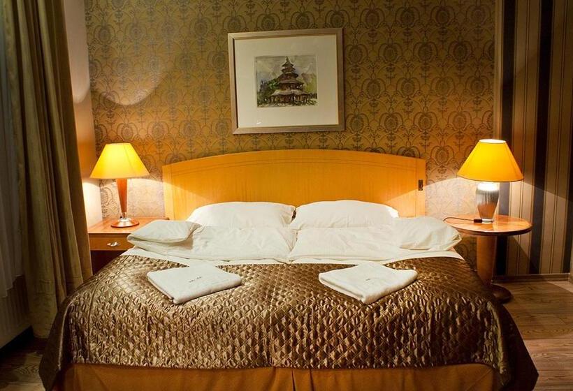 חדר סטנדרט, Mcm Plus