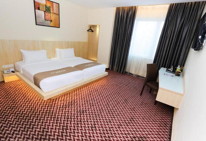 اتاق لوکس, Metro