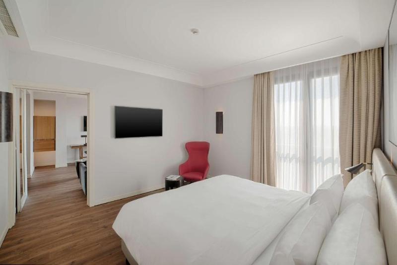 اتاق لوکس, Metro