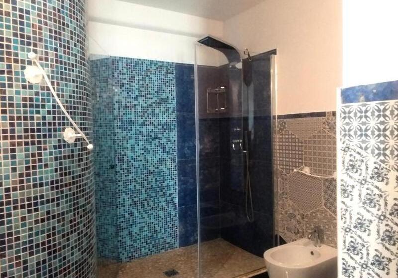 اتاق سوپریور, Metro