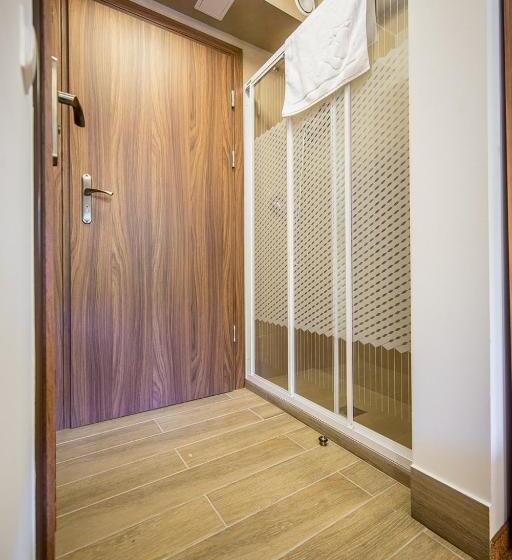 이코노미 룸, Leśne Patio