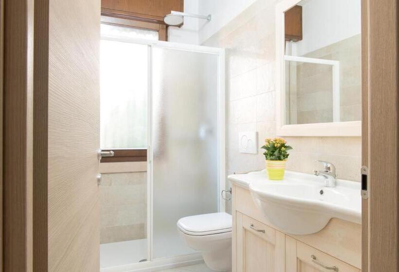 דירת שני חדרים, Residence Terry