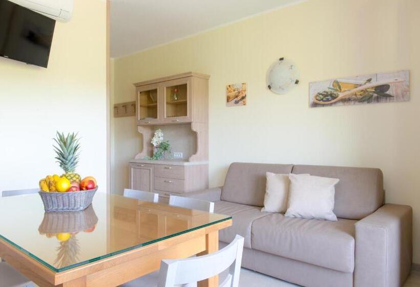 דירת שני חדרים, Residence Terry