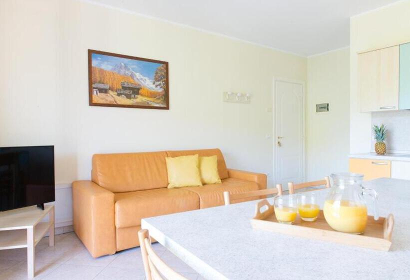 דירת חדר בקומת קרקע, Residence Terry