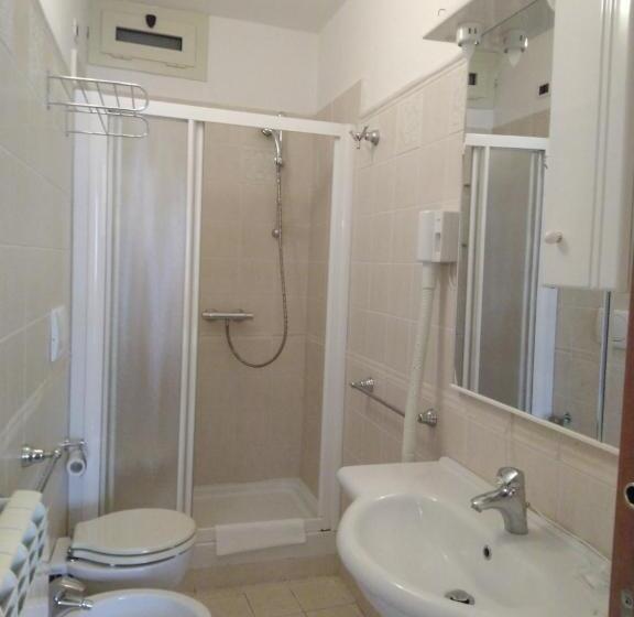 اتاق اکونومی, Ristorante Garibaldi